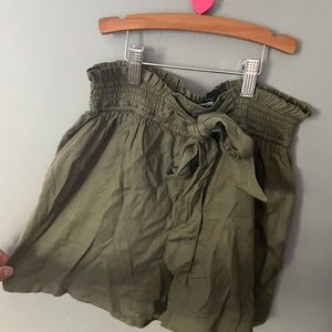 Green Hollister Paperbag shorts